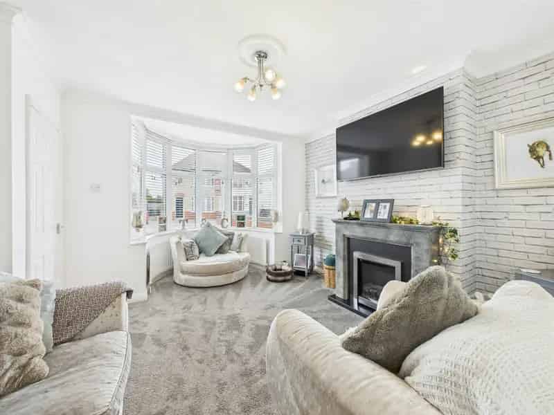 3 Bed Extended Semi Detached House with Off Road Parking and Garage