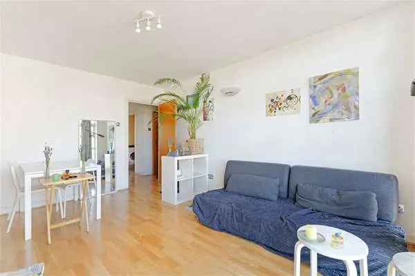 Bethnal Green Apartment with Private Terrace and Development Potential