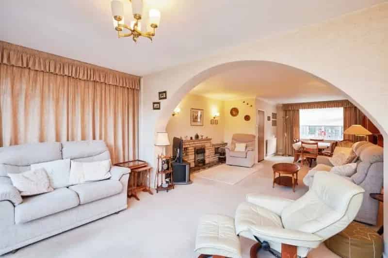 Four Bedroom Detached House Near Balsall Common Village Centre
