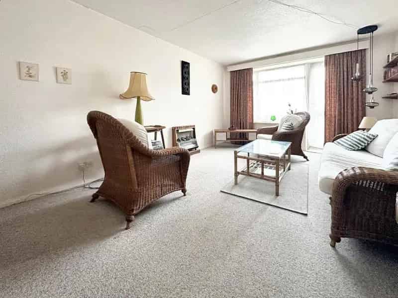 2 Bedroom Flat for Sale