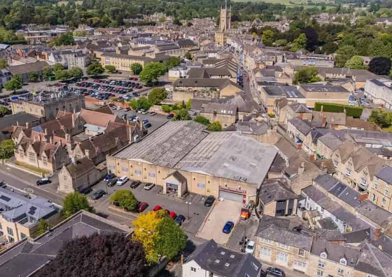 Cirencester Commercial Site: Office, Retail, Storage, Parking