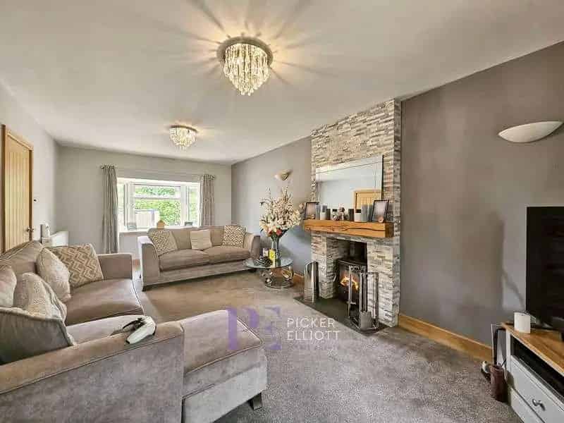 4 Bed Detached House for Sale