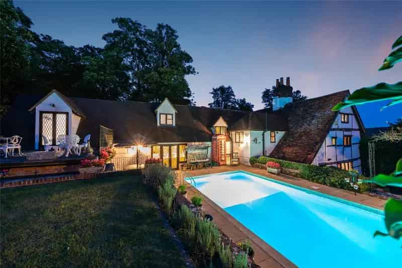 1 Bedroom House Mixed Use Investment Caversham