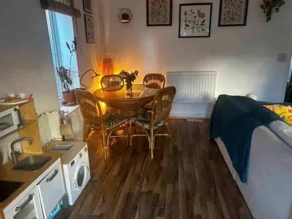 3 Bed Semi Detached House Near Town Centre