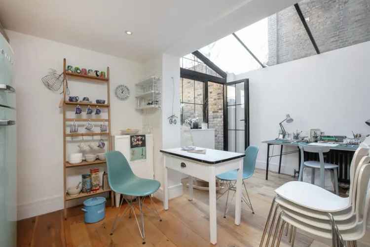 1 Bedroom Garden Flat with Studio To Rent