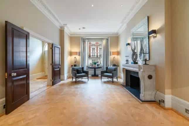 Semi Detached House for Sale in Hyde Park Gate South Kensington