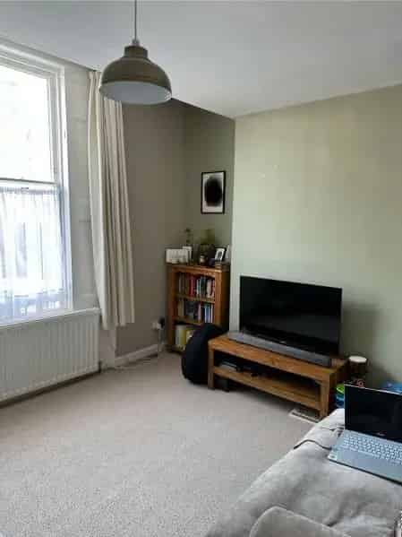 2 Bed Victorian Maisonette Near Victoria Park