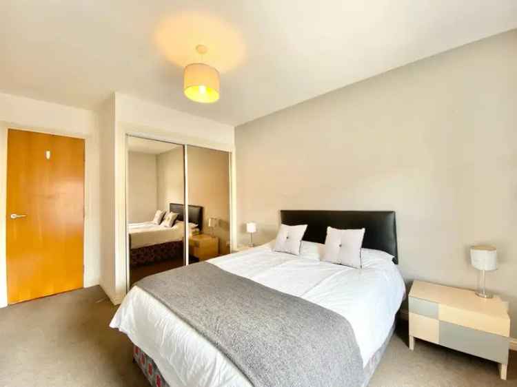 2 Bedroom Flat to Rent Top Floor Modern Building