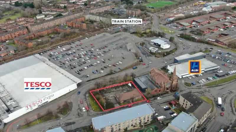 Office Building For Sale - Ample Parking and Versatile Space