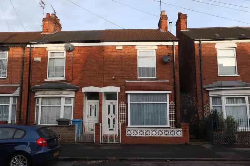 3 Bedroom End Terrace House For Sale