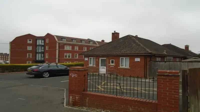 Semi Detached Office Trowbridge 6 Parking Spaces