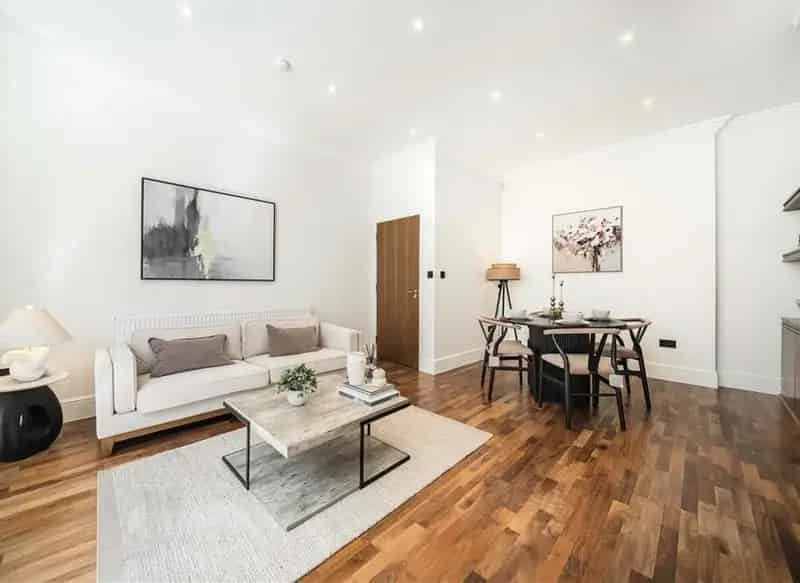 South Kensington 2-Bedroom Apartment with Private Garden