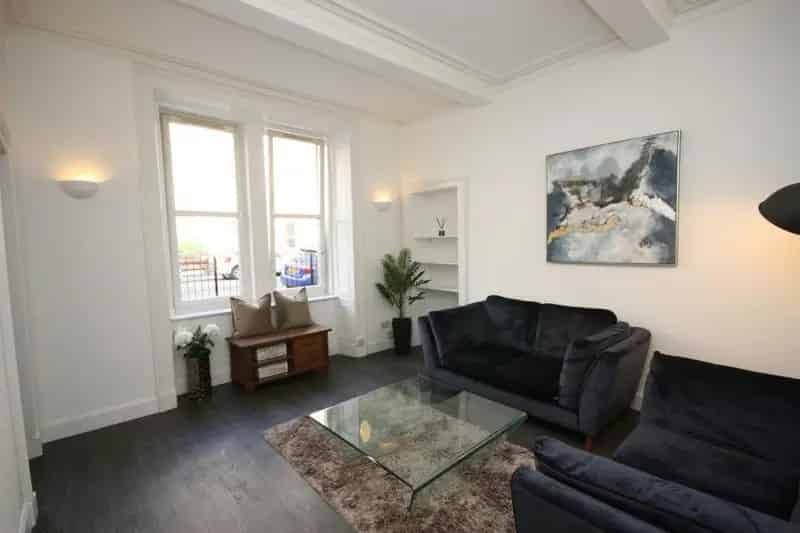 2 Bedroom Flat to Rent in Dalry Near Haymarket Station