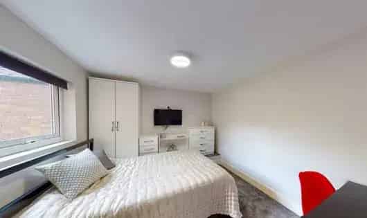 1 room flat of 75 m² in Birmingham