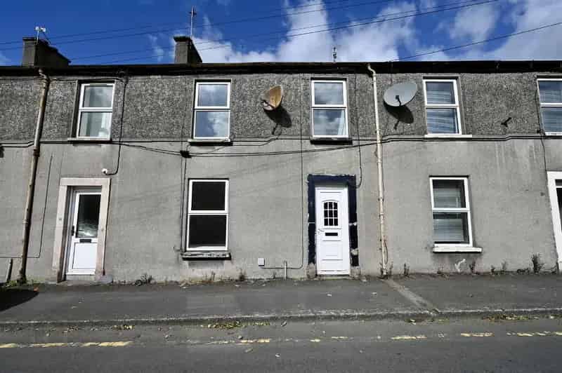 2 Bed Mid Terrace House Newtownards - Newly Decorated