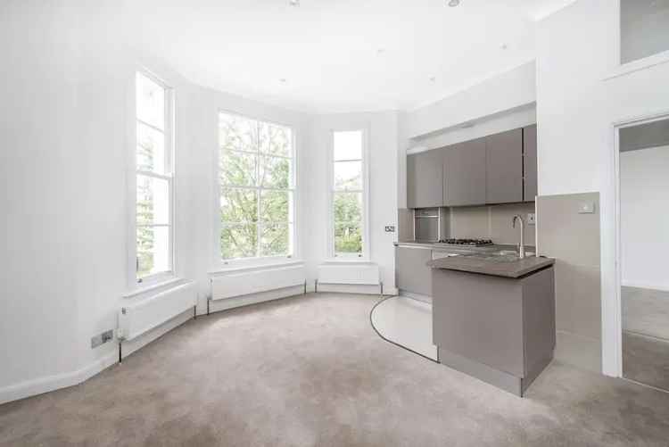 Refurbished One-Bedroom Apartment with Study near Holland Park