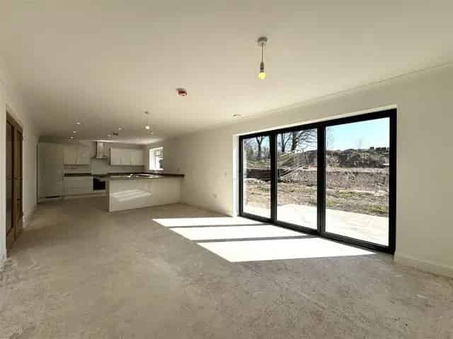 4 Bedroom Detached Chalet Villa Near Muirkirk Golf Club