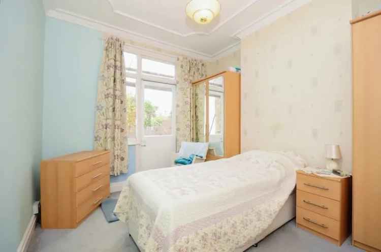 Flat For Sale , Pinner Road, London, England