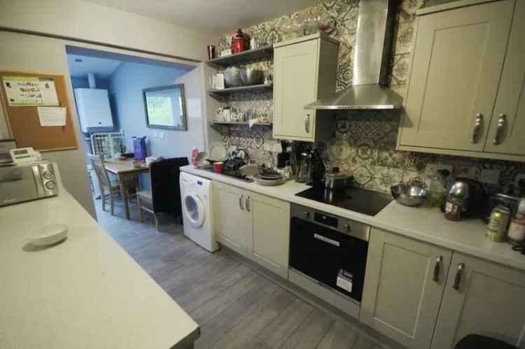 5 Bedroom Mid Terrace House Durham DH1 Students Welcome Bills Included