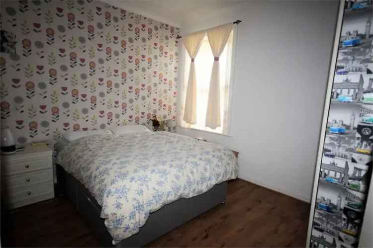 Spacious 2-Bedroom Bournemouth Apartment with Parking