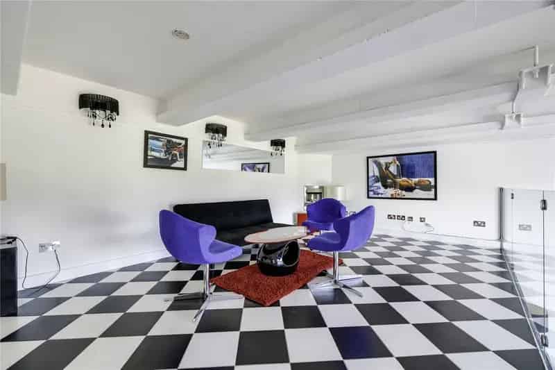 3 Bedroom Flat Peterborough Road London