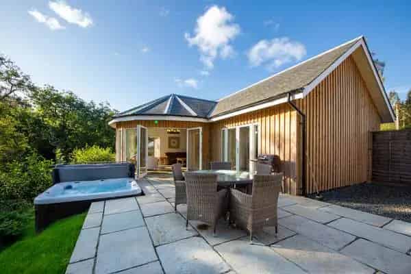 Loch Tay Riverside Property: Luxurious Scottish Countryside Escape
