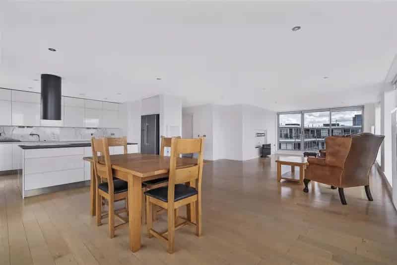 3 Bedroom Flat House to Rent