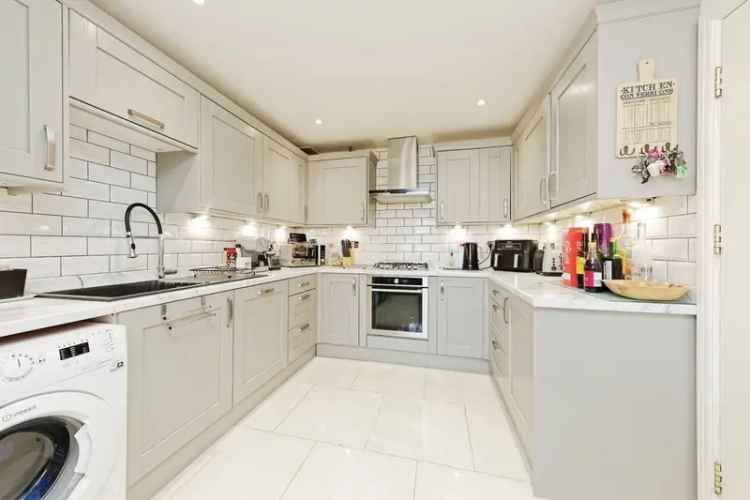 Spacious Four Bedroom Home Hersden Near Canterbury