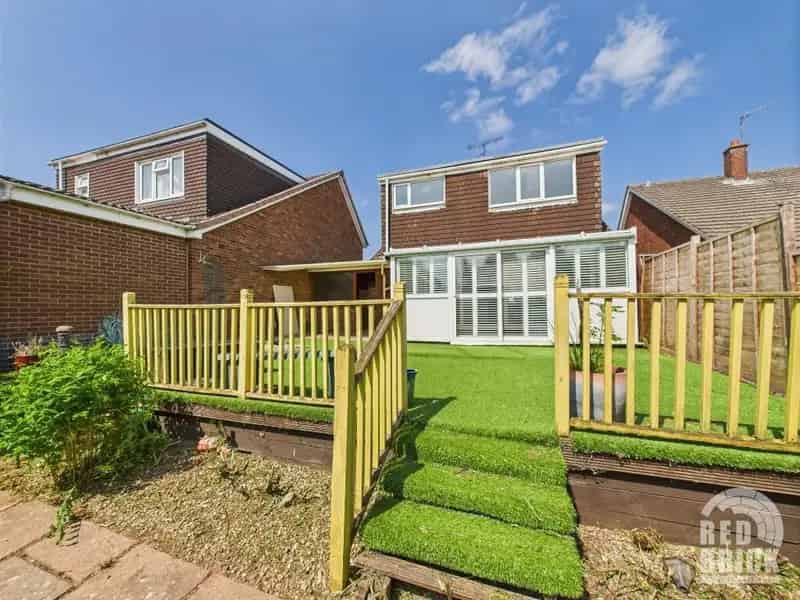 3 Bedroom Link Detached House For Sale