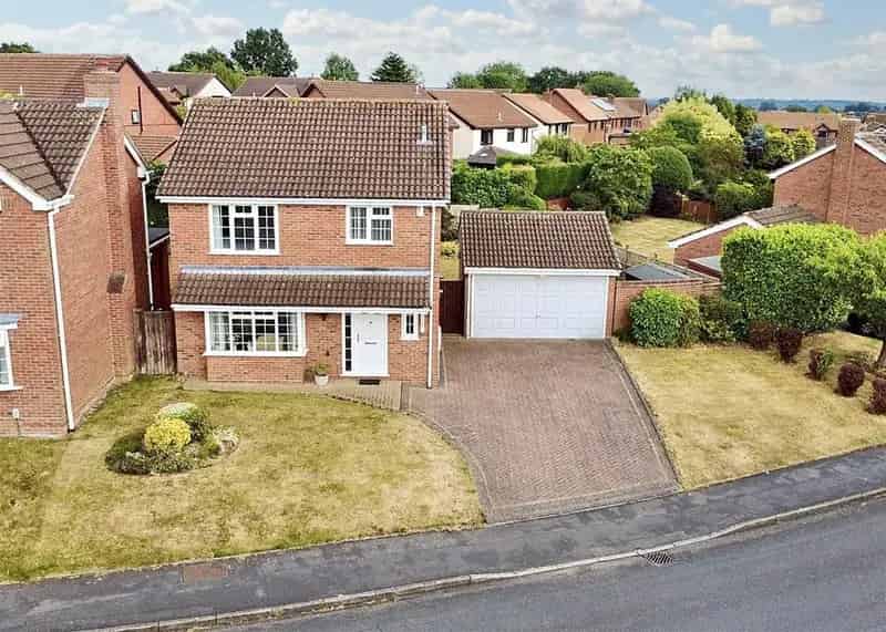 3 Bedroom Detached House for Sale in Walmley