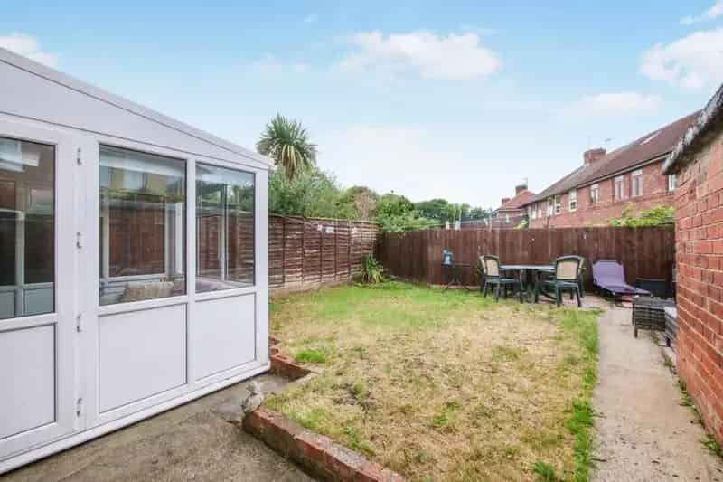 3 Bed House For Sale - Driveway, Conservatory, No Onward Chain