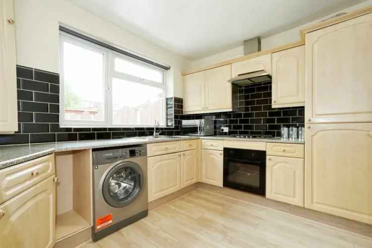 Four Bedroom Extended Home with Garage and Garden
