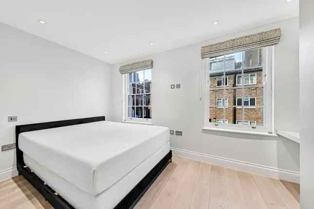 Terraced house to rent in Bell Street, London NW1