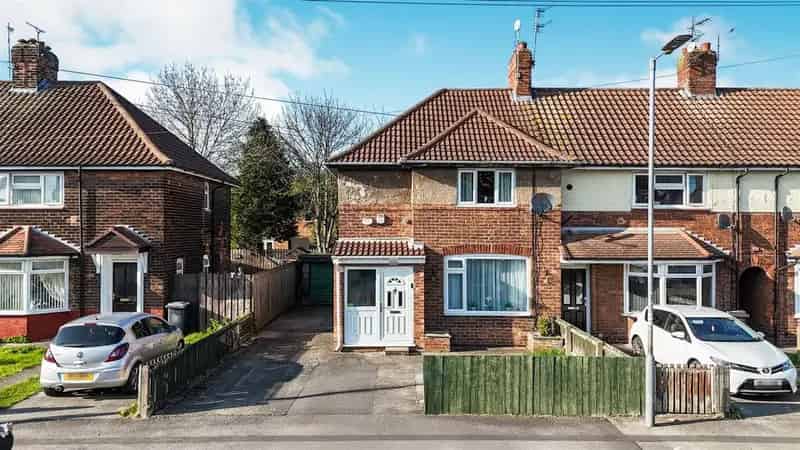 3 Bedroom End Terrace House for Sale