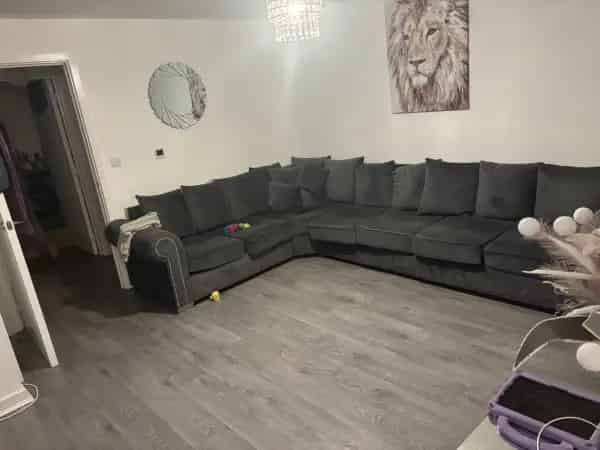 4 Bedroom 3 Storey New Build House with Garden and Driveway