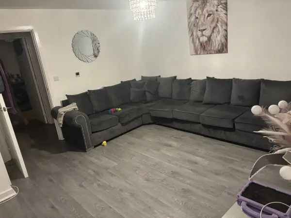 4 Bedroom 3 Storey New Build House with Garden and Driveway