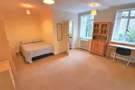 1 Bed Apartment Manchester Art Deco Style