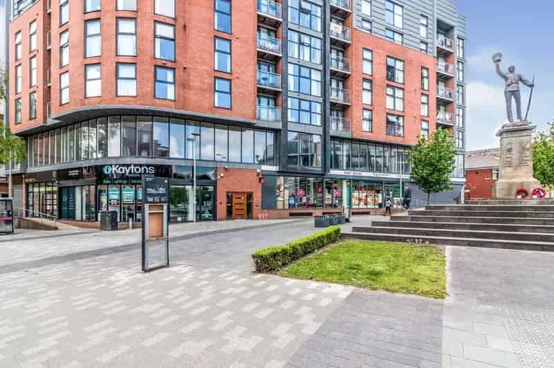 2 Double Bed Furnished Apartment Salford Near Manchester City Centre