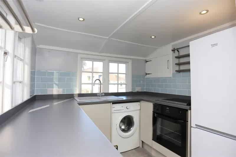 2 Bedroom House to Rent Preston Park