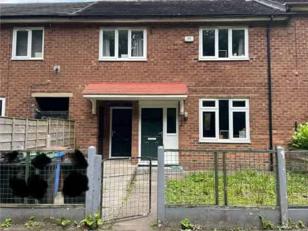 3 Bed House with Separate Dining Room or Loft Conversion Potential