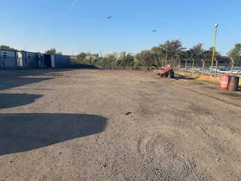 To Let: Felnex Industrial Estate, Newport