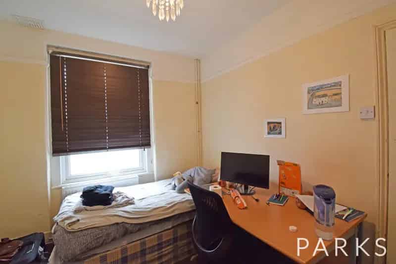 5 Bedroom Terraced House For Students