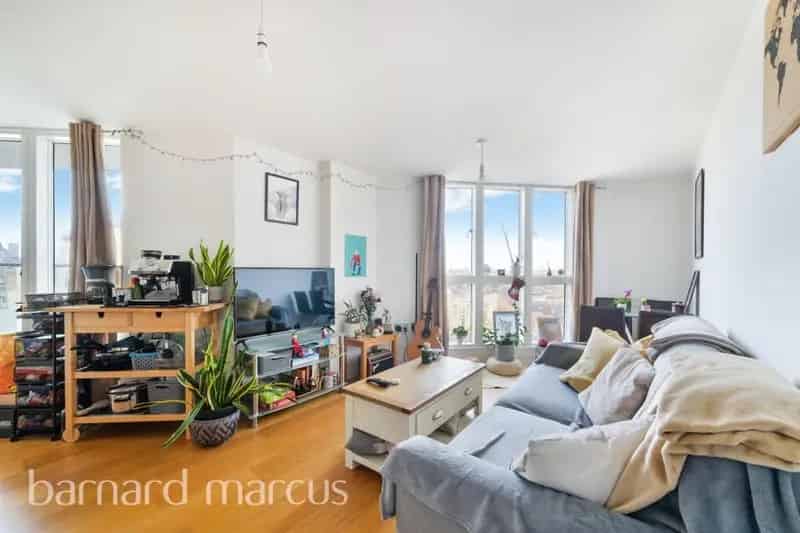 Flat For Sale , London, England