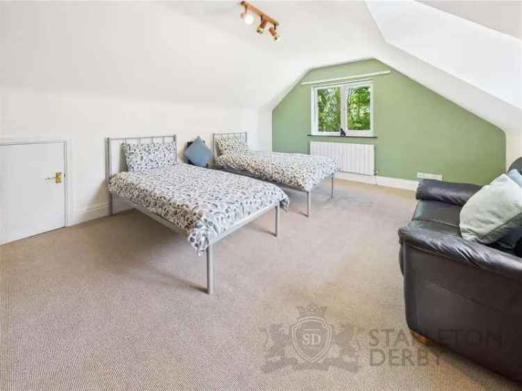 5 Bed Detached House For Sale