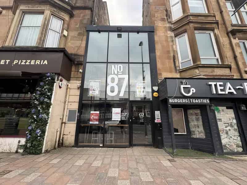 Shawlands Commercial Unit For Rent - Fitted Kitchen - Alcohol License