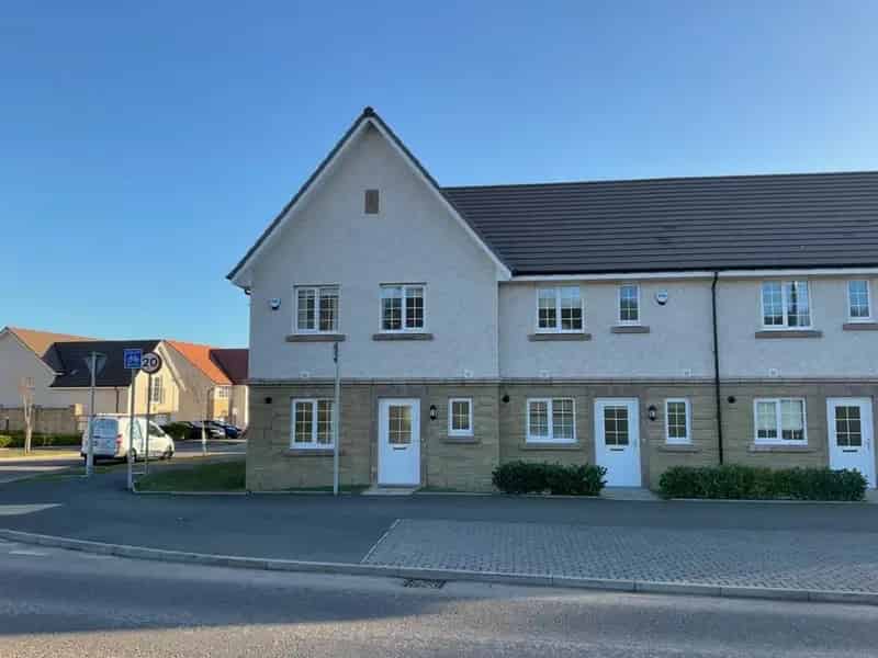 3 Bedroom House To Rent Available September 12 2025