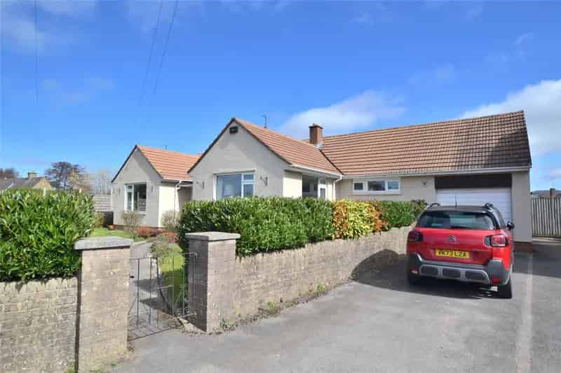 3 Bedroom Detached Bungalow For Sale