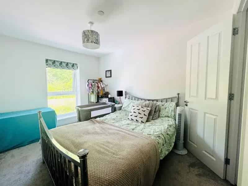 3 Bedroom Semi-Detached House Near Schools and Parks