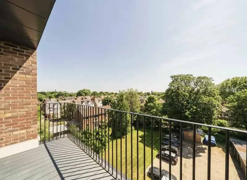 New Apartments with Balconies and Garden Access
