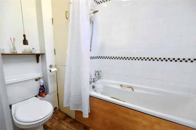Characterful Thorner Apartment - First-Time Buyers & Investors